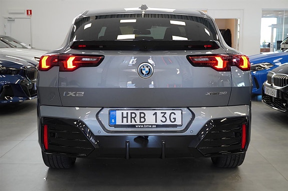 BMW iX2 16 of 17