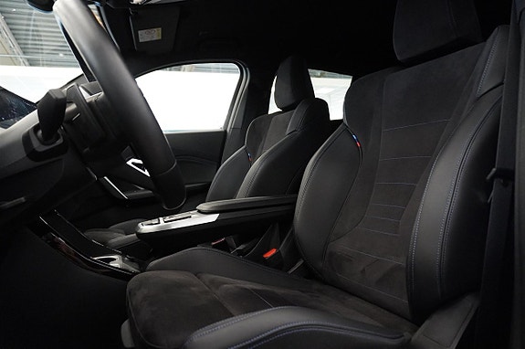 BMW iX2 4 of 17