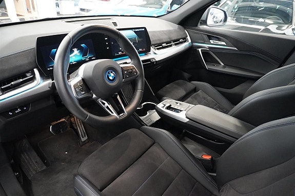 BMW iX2 3 of 17