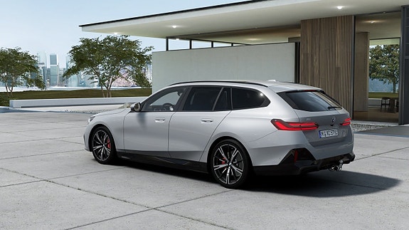 BMW i5 2 of 13