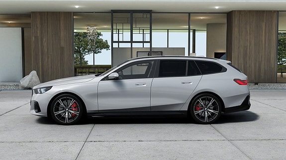 BMW i5 4 of 13