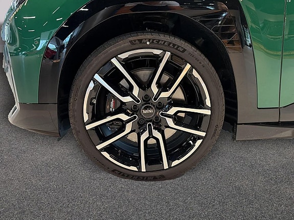MINI Aceman SE 12 of 16