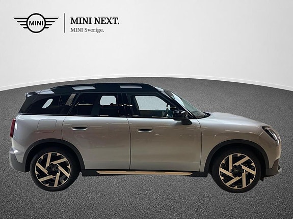 MINI Countryman SE 3 of 15