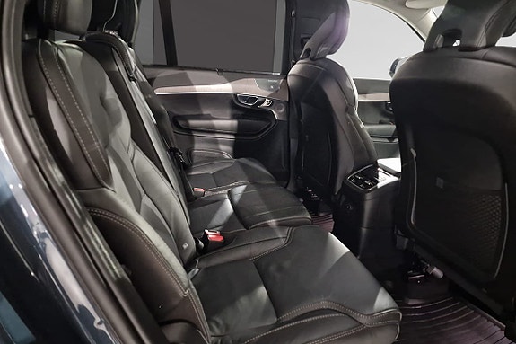 Volvo XC90 11 of 18