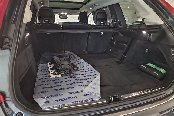Volvo XC90 13 of 18