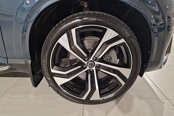 Volvo XC90 12 of 18