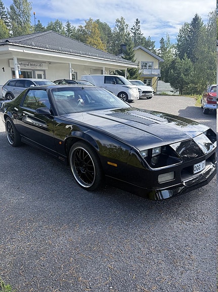 Chevrolet Camaro 2 of 11