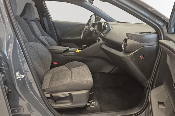 Toyota C-HR 6 of 10
