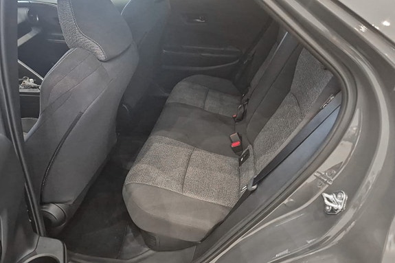 Toyota C-HR 7 of 10