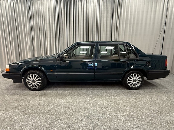 Volvo 940 2 of 12