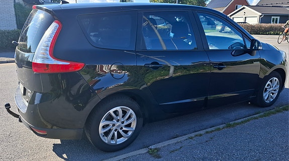 Renault Grand Scenic III 2 of 5