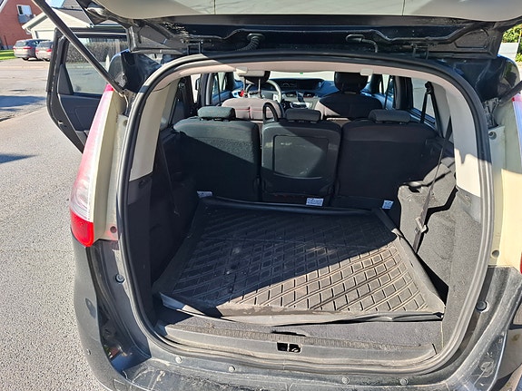 Renault Grand Scenic III 4 of 5