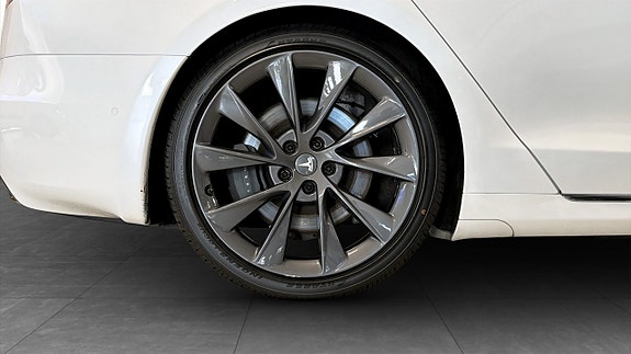 Tesla Model S 9 of 22