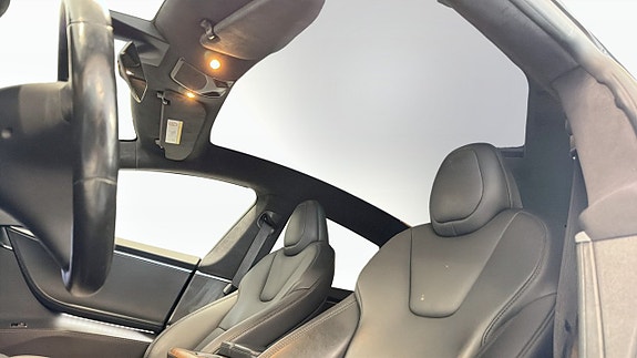Tesla Model S 22 of 22