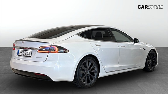 Tesla Model S 2 of 22