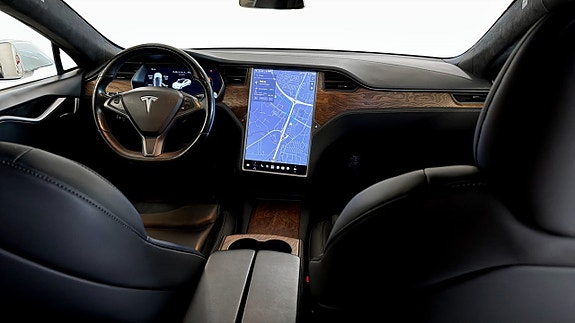 Tesla Model S 4 of 22
