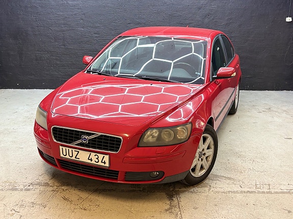 Volvo S40 2 of 18