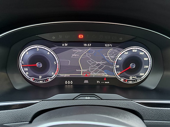 Volkswagen Passat 17 of 19