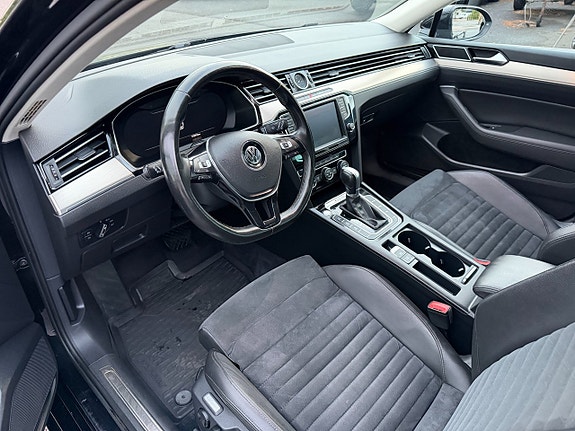 Volkswagen Passat 16 of 19