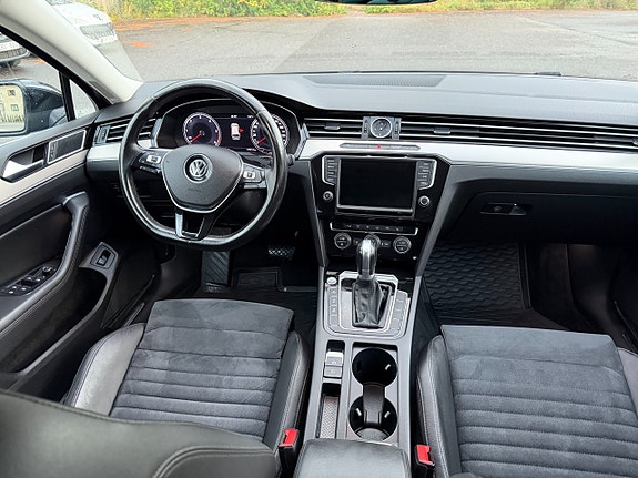 Volkswagen Passat 14 of 19