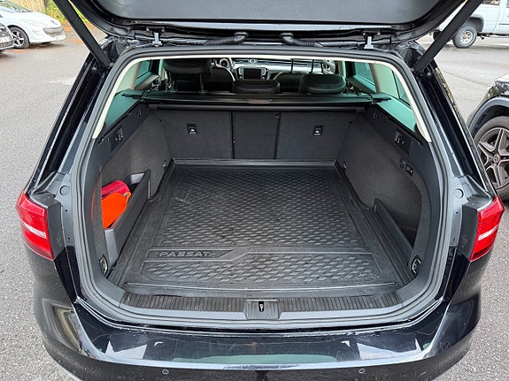Volkswagen Passat 15 of 19