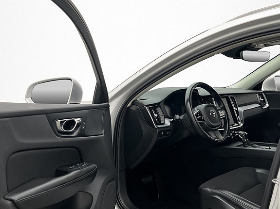Volvo V60 11 of 30