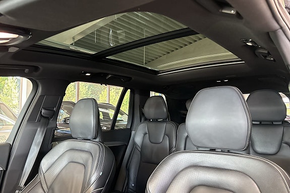 Volvo XC90 25 of 26