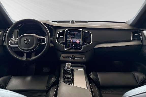 Volvo XC90 9 of 26