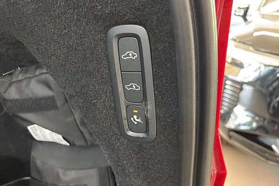Volvo XC90 13 of 26