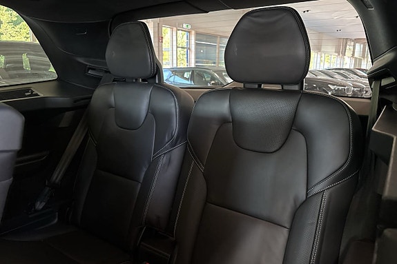 Volvo XC90 15 of 26