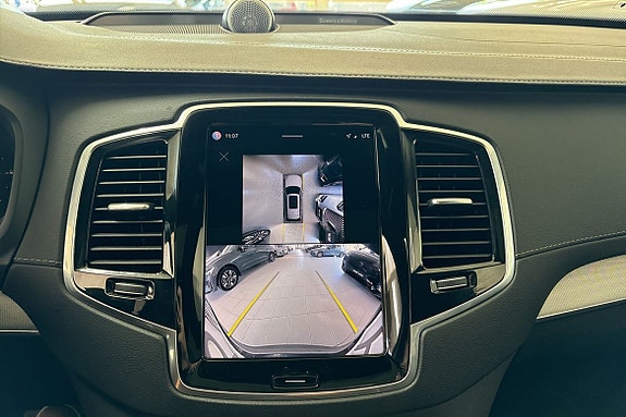 Volvo XC90 20 of 26