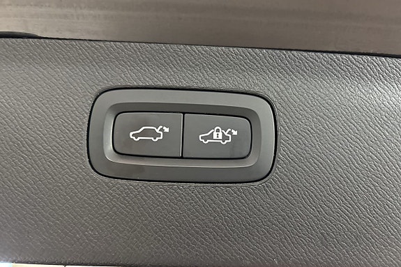 Volvo XC90 14 of 26