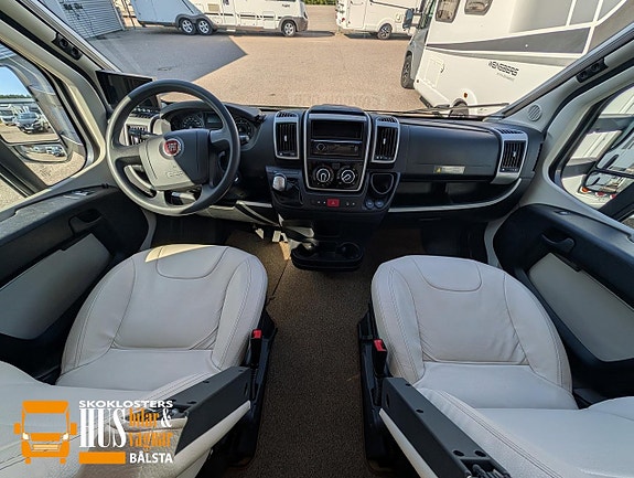 Pilote P 746 GJ 150hk Automat Alde Vinterpaket Taksäng Långbäddar 8 of 26