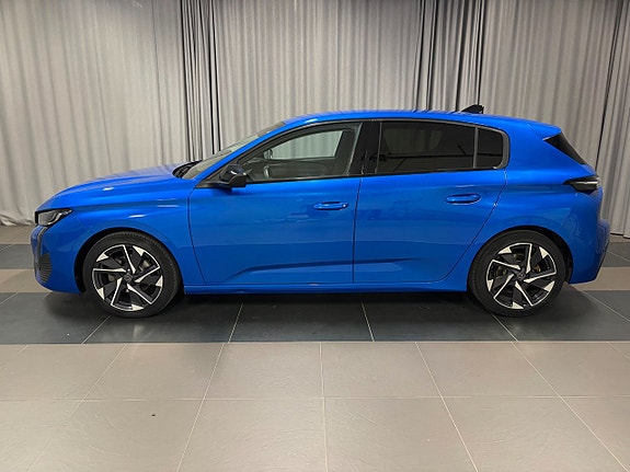 Peugeot 308 2 of 16