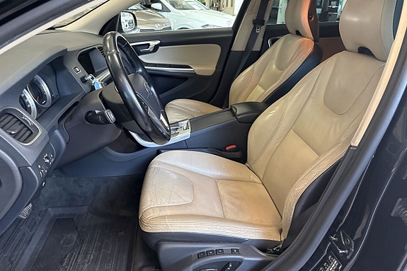 Volvo V60 11 of 29