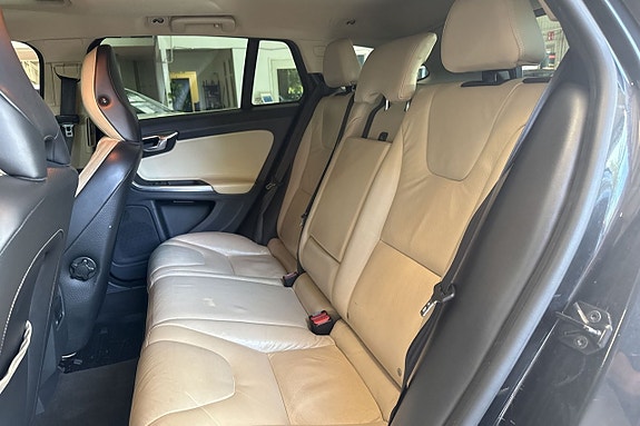 Volvo V60 13 of 29