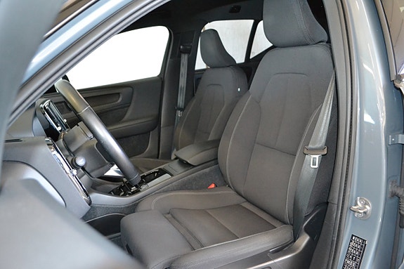 Volvo XC40 5 of 12