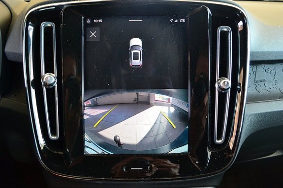Volvo XC40 11 of 12