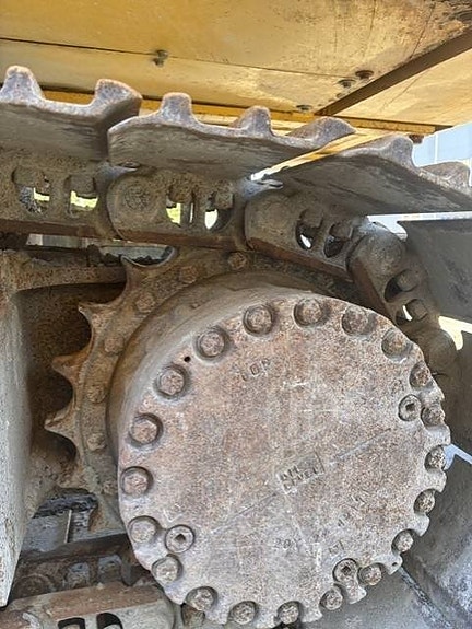 Komatsu PC 210 LC-11 5 of 8