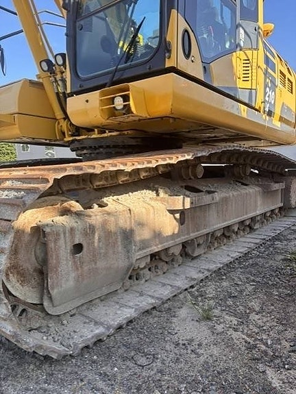 Komatsu PC 210 LC-11 4 of 8
