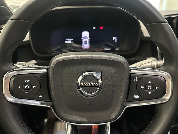 Volvo XC40 13 of 18