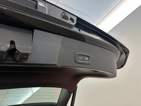 Volvo XC40 8 of 18