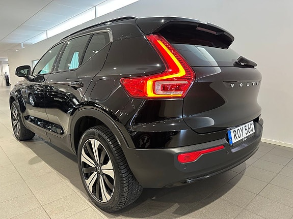 Volvo XC40 3 of 18