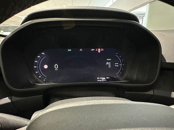 Volvo XC40 17 of 18