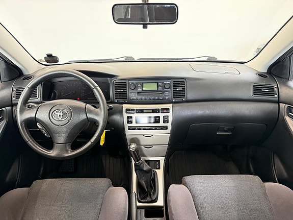 Toyota Corolla 8 of 19