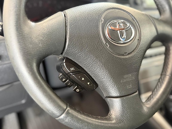 Toyota Corolla 11 of 19