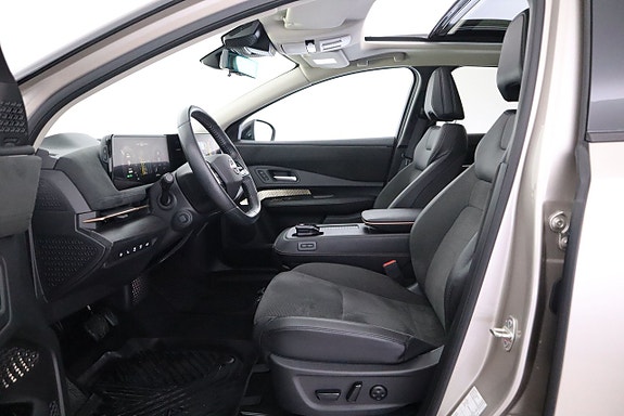 Nissan Ariya 12 of 26