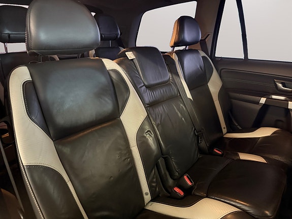 Volvo XC90 13 of 28