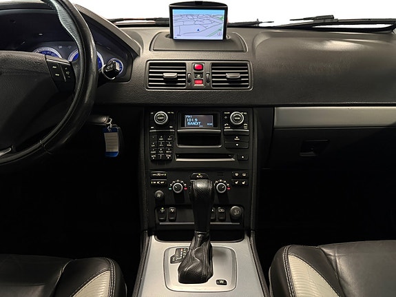 Volvo XC90 17 of 28