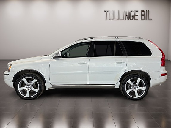 Volvo XC90 2 of 28